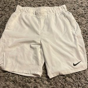 Men’s Nike athletic shorts (white)(medium)(dry fit)
